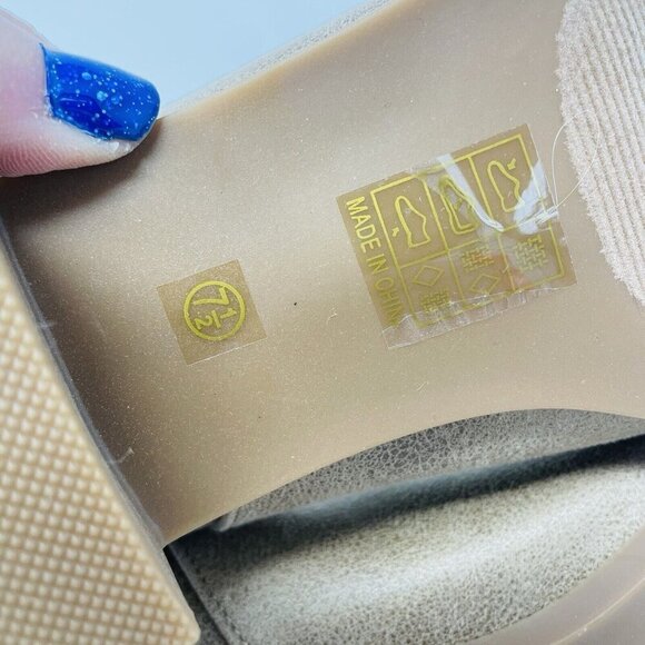 Journee Collection Womens Size 7.5 Faux Leather Sadiya Pointed Toe Booties $85 - Picture 8 of 9